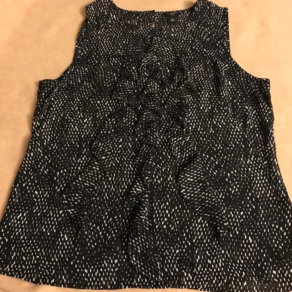 Ann Taylor - Blk&White Ruffled Top - Sz. 12p